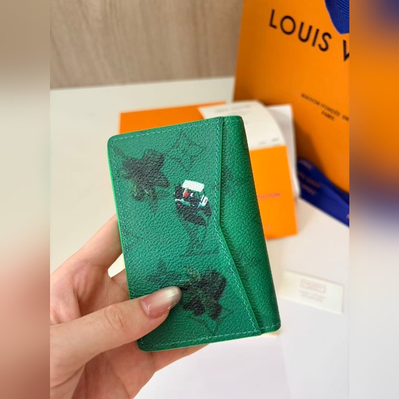 Louis Vuitton Pocket Organizer - Picture 3 of 8